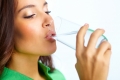 Salute dentale: l’aiuto fondamentale dell’acqua